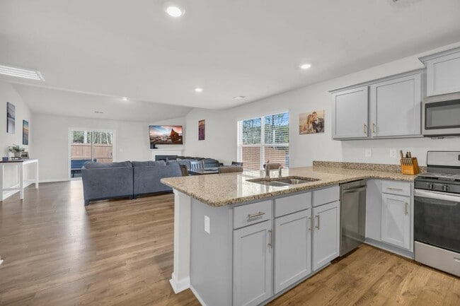 Photo - 116 Antler Crk Ln