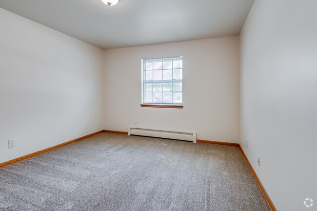 1BR, 1BA - 750SF - Bedroom