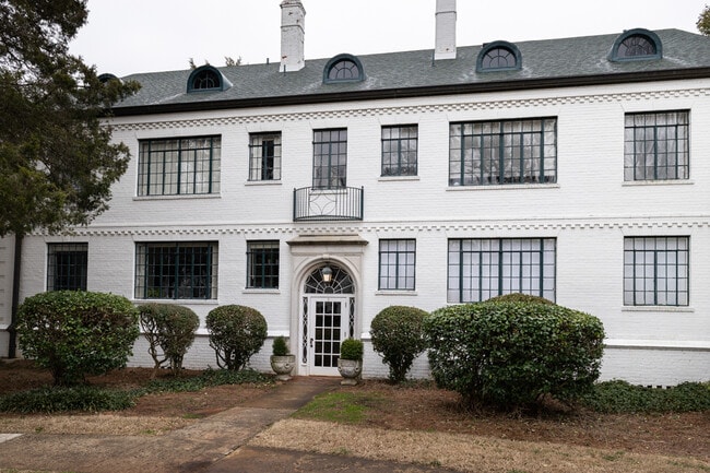 Photo - 1700 N Elm St Unit I3