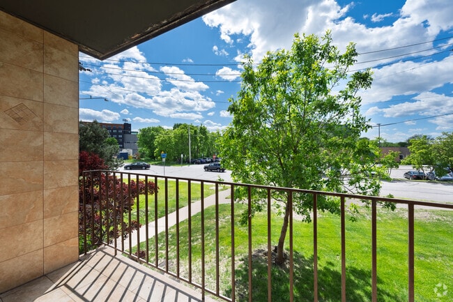 Interior Photo - Gopher Commons 1701 Rental