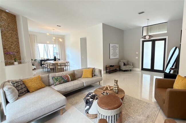 Photo - 3829 Heron Ridge Ln