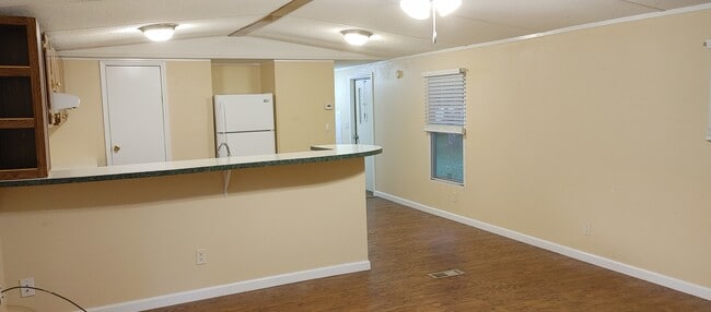 Photo - 853 Lovejoy Rd
