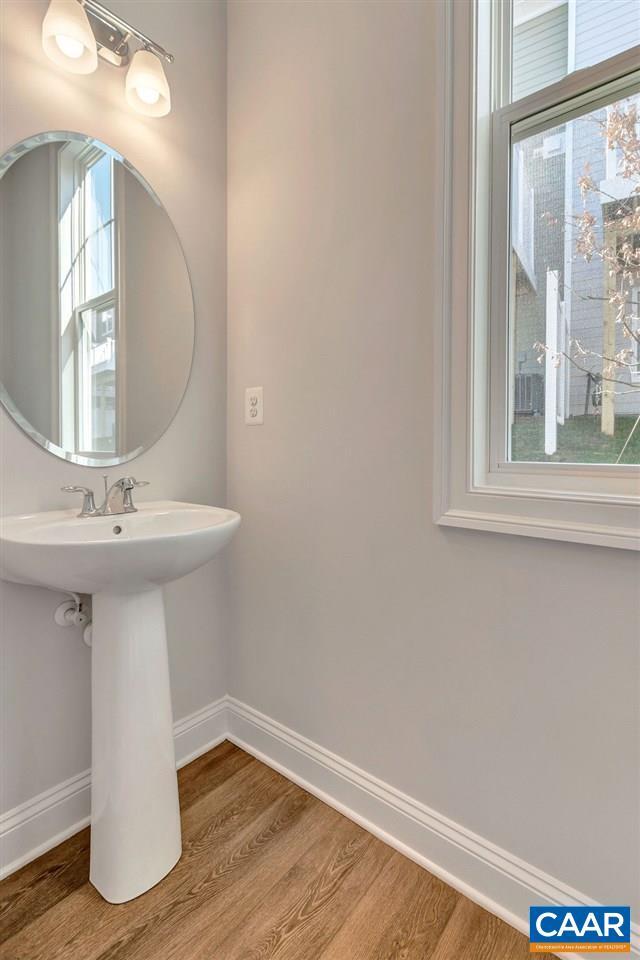 Photo - 3640 Moffat St