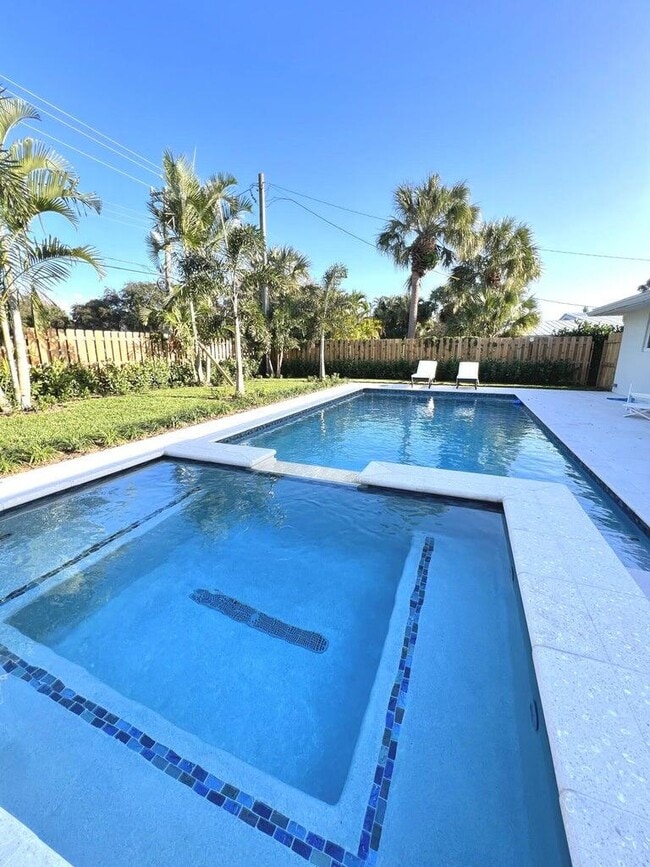 Photo - 744 Eastwind Dr House