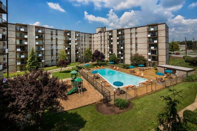 Stunning community views at Kenilworth Towers Apartments in Bladensburg, MD