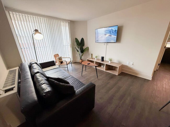 Photo - 801 15th St S Unidad SI FL6-ID1510800P