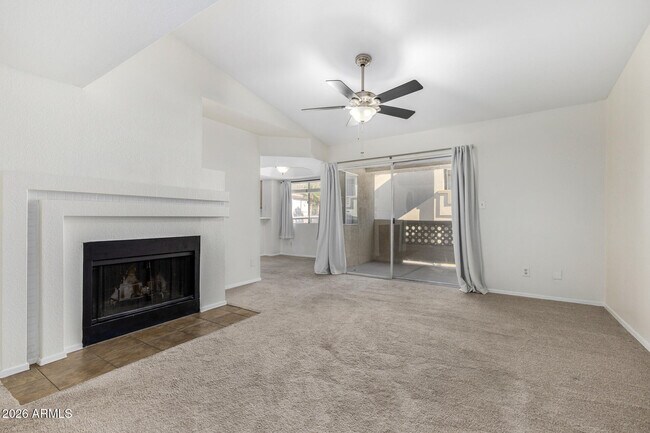 Photo - 1880 E Morten Ave Unidad 217