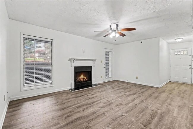 Photo - 3960 Riverlook Pkwy SE Unit 203