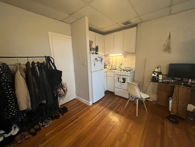 Photo - 121 Charles St Unidad #10