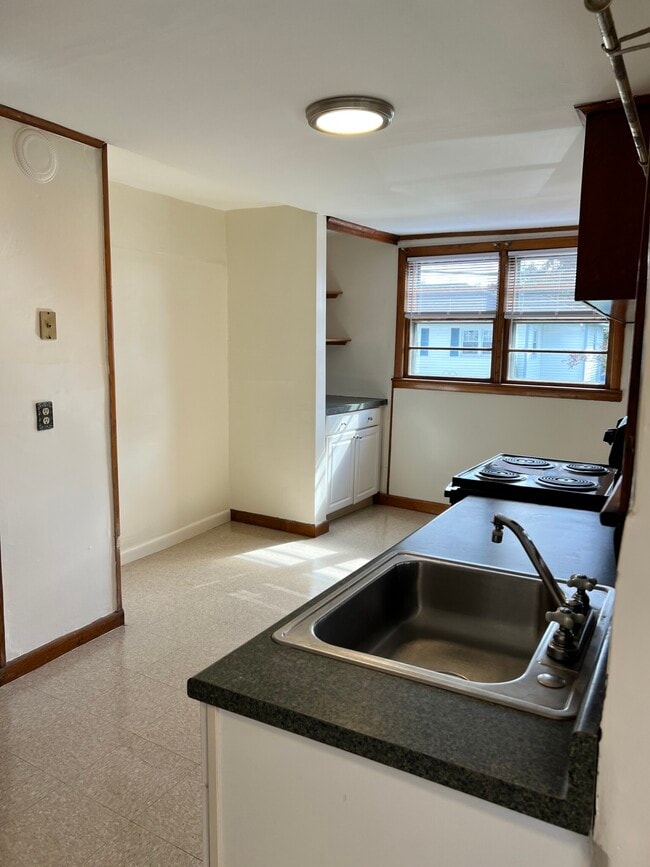 Photo - 37 Arlington St Apartments Unit 1R