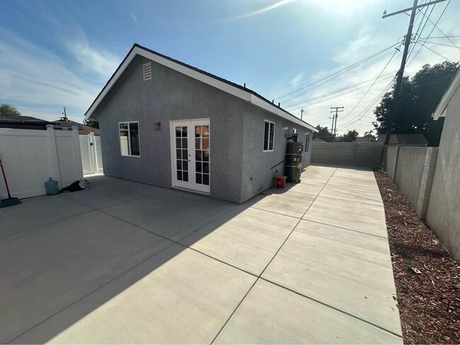 Building Photo - 13809 Actina Ave