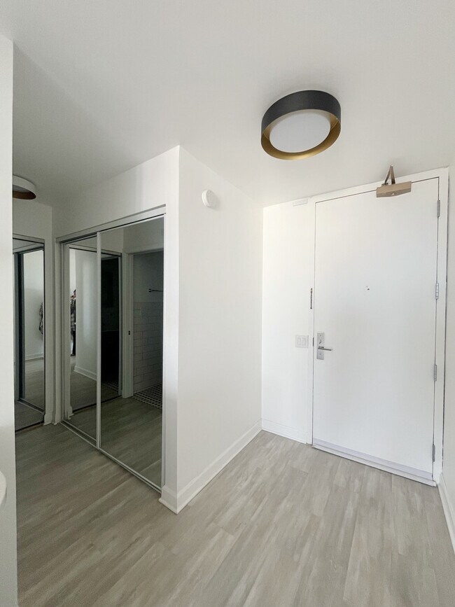 Photo - 4343 N Clarendon Ave Unit 2418