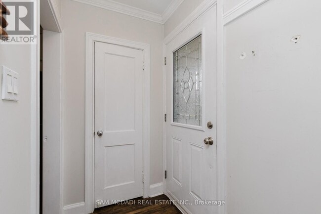 Photo - 70 High St W