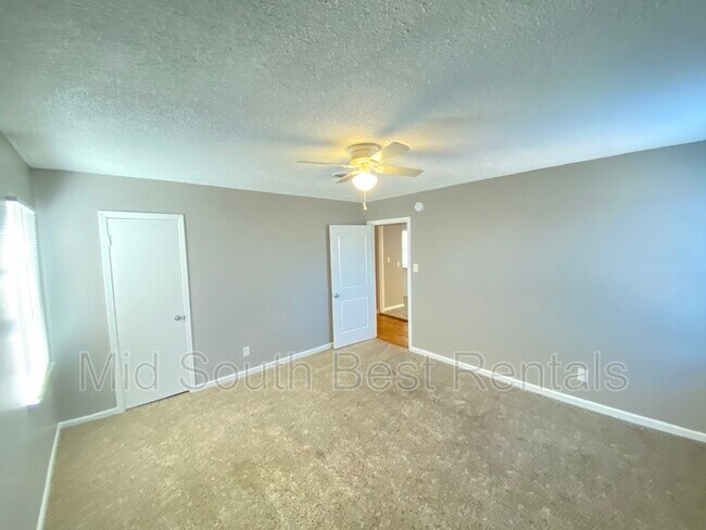 Photo - 646 Looney Ave