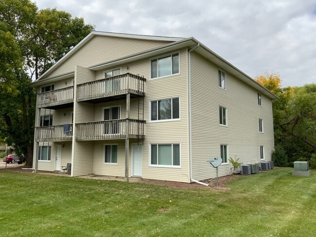Starland Apartments
