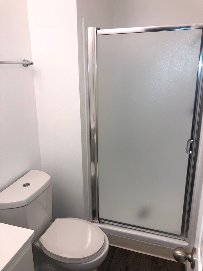 baño con ducha - Villa Royale Apartments