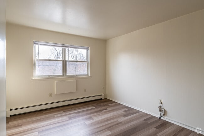 1BR, 1BA - 657SF
