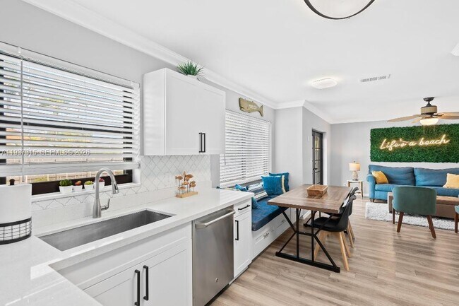 Photo - 223 SE 8th St