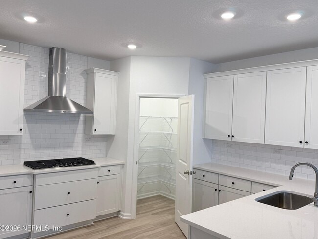 Photo - 523 Farmfield Dr