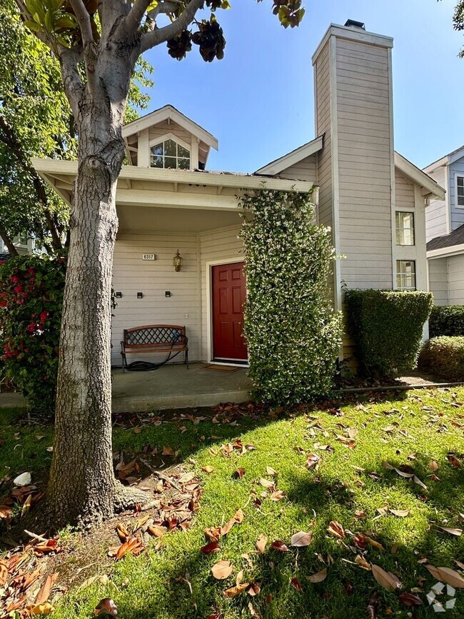 Building Photo - NEWARK GEM! 2 Bedroom 2 bath ! Rental