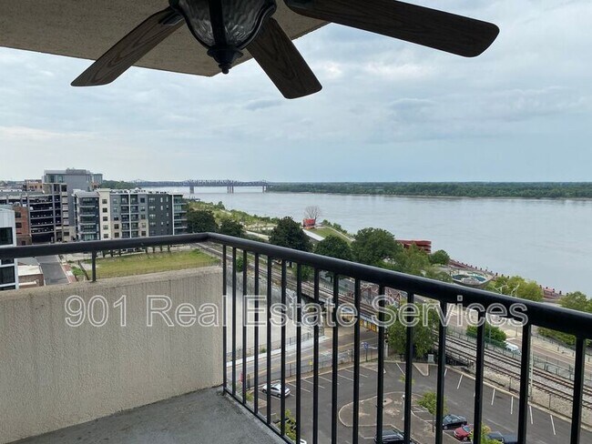 Photo - 200 Wagner Pl