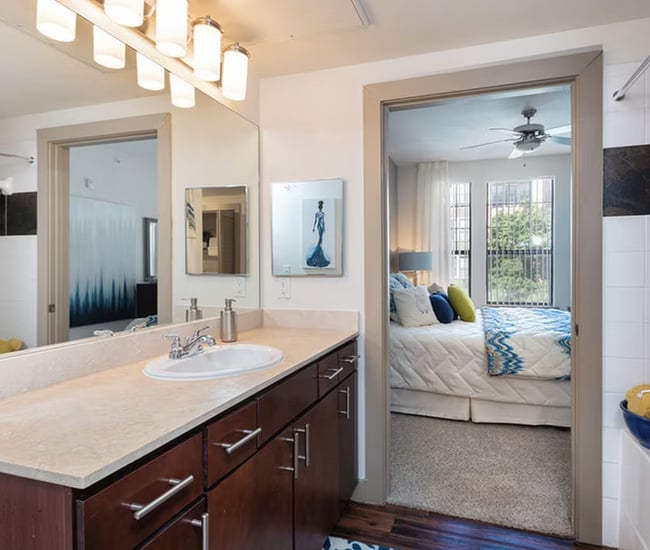 Photo - 810 E 9th St Unit 182.124