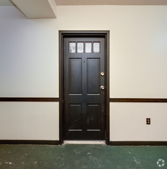 Building Photo - 500 Walnut St Unit 2E Rental