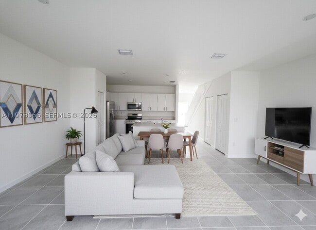 Photo - 300 SE 10th St