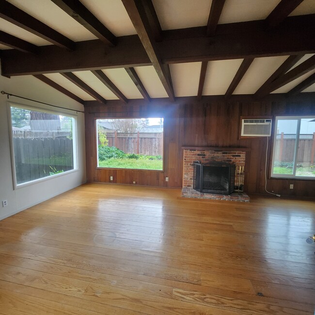 Photo - 1924 Diamond Ct