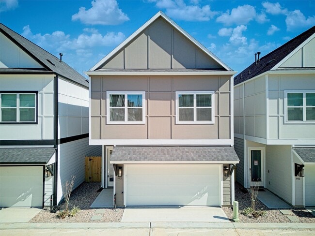 Building Photo - 9914 Clark Cyn Ln