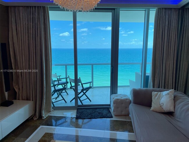 Photo - 17001 Collins Ave Unidad 1502+Cabana #4 Rental