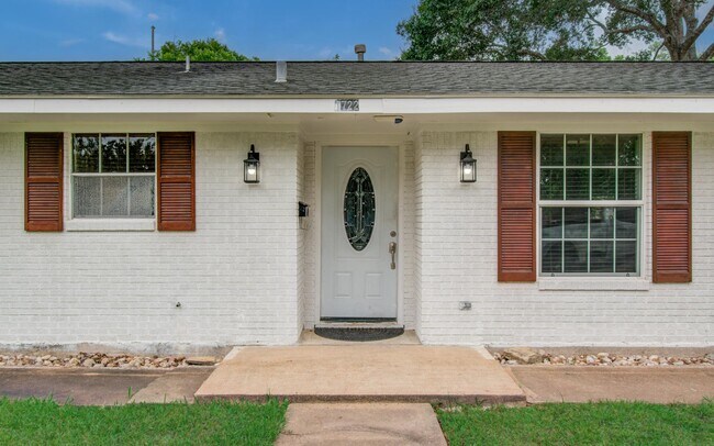 Photo - 1722 Front St