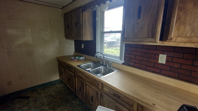 Building Photo - 308 Summit Ave Rental