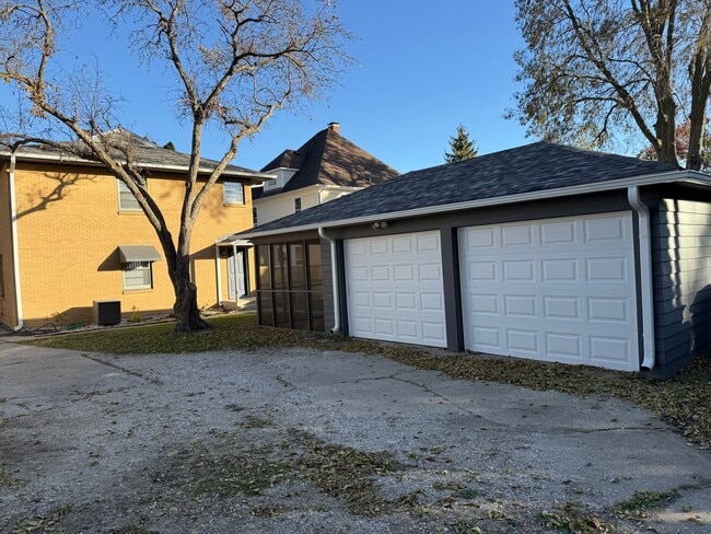 Photo - Gardiner Ave S. 223-225 Unidad 223