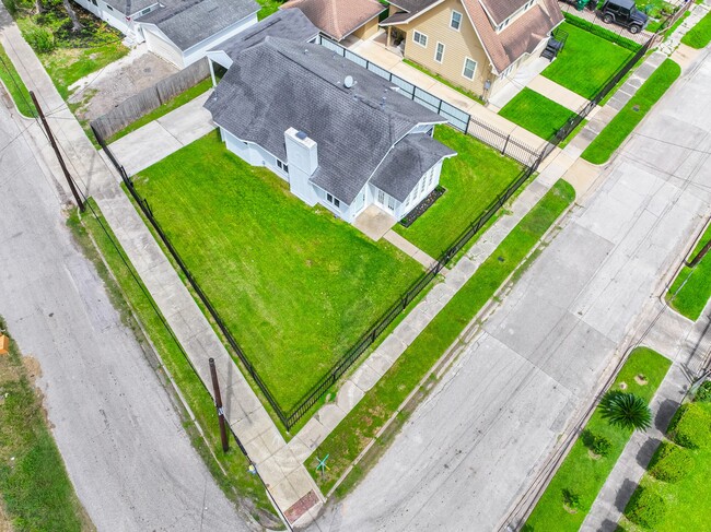 Photo - 5401 N Capitol St