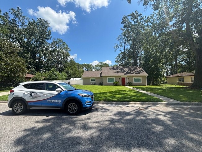 Building Photo - Beautifully Remodeled Home / Plenty of Add...