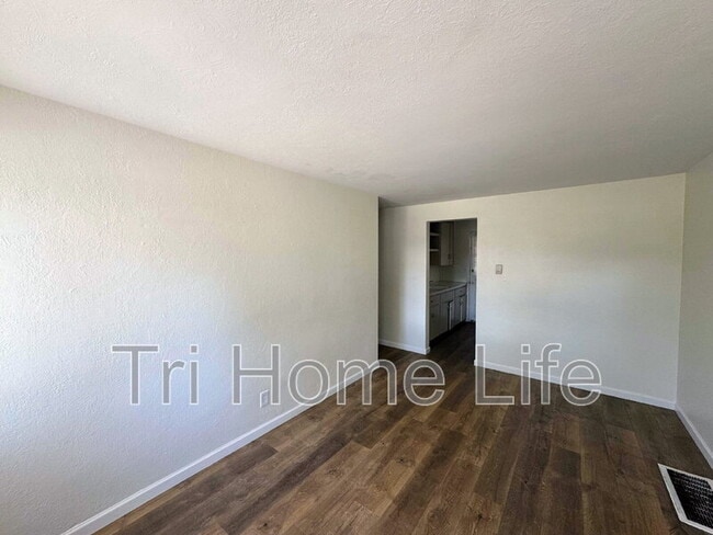 Photo - 9285 E 14th Ave