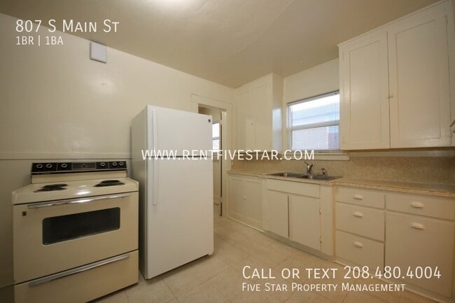 Photo - 807 S Main St
