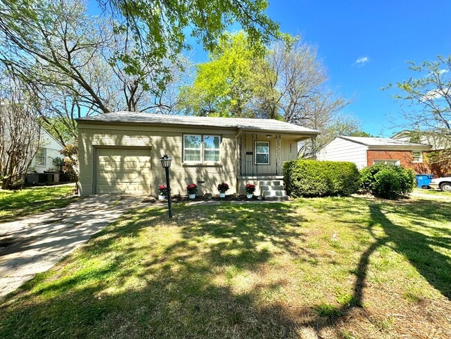 Beautiful 2 bedroom 1 bath home! - Beautiful 2 bedroom 1 bath home!