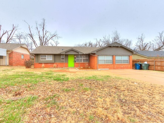 Photo - Spacious 4 bedroom in Edmond!