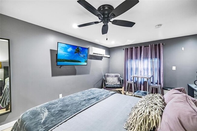 Photo - 1713 NE 11th St Unidad B