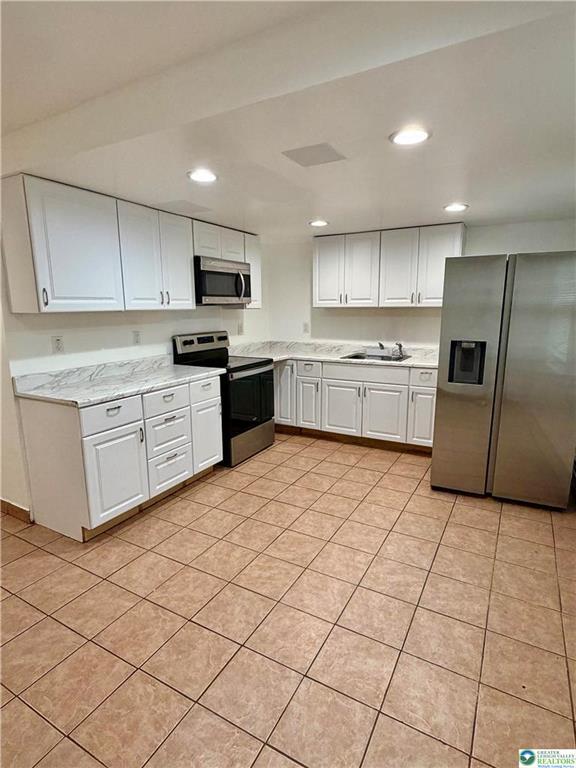 Photo - 689 W Brookdale St