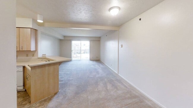 Photo - Colonial Pointe at Fairview Apartments