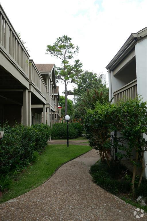 Building Photo - 2100 Tanglewilde St Unit 223 Rental