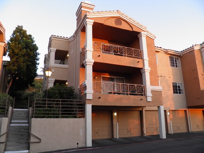 Building Photo - Great Ocean View Condo in La Costa, 1 bed/... Unit 134