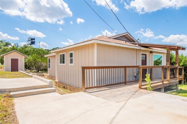 Building Photo - 21316 Crestmont Rental