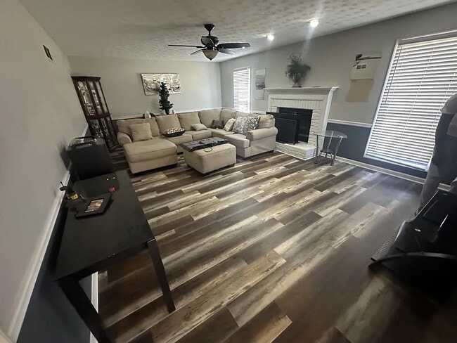 Room in Single Family Home on Hayes Ln