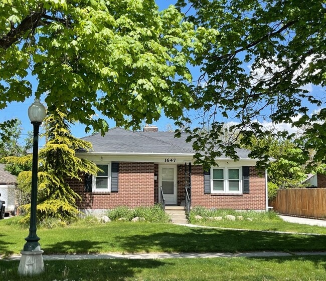 Building Photo - 1647 Westminster Ave