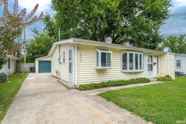 Photo - 2516 Oxford St