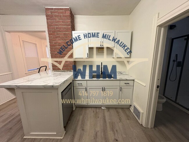 Photo - 2720 N Oakland Ave